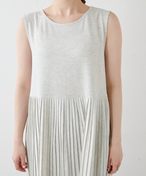 PUAL CE CIN（ピュアルセシン）の「ノースリーブプリーツワンピース（ワンピース・レディース・ブラック/オートミール・FREE）」の17枚目の写真