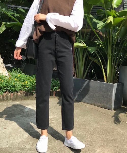 urge:(アージコロン )の「【URGE:】 ハイウエスト テーパード デニムパンツ(デニムパンツ・レディース・ブラック/ブルー・S/M/L/XL)」の7枚目の写真