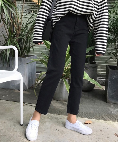 urge:(アージコロン )の「【URGE:】 ハイウエスト テーパード デニムパンツ(デニムパンツ・レディース・ブラック/ブルー・S/M/L/XL)」の9枚目の写真