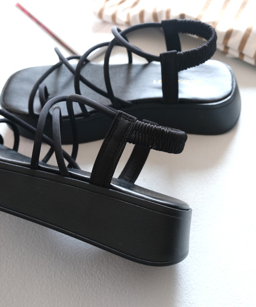 AmiAmi（アミアミ）の「厚底コードストラップトングサンダル