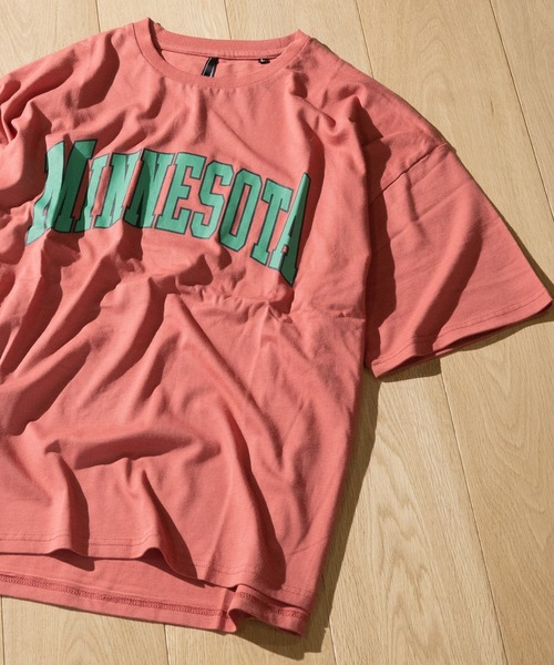 JOHN'S CLOSET（ジョンズクローゼット）の「【i】アメカジプリント クルーネックTシャツ（Tシャツ/カットソー・メンズ・ブラック系その他/ピンク系その他/ネイビー系1/ワイン系/パープル/ブラック/ブルー系その他/ネイビー系/ワイン/ライトブルー/ホワイト系その他/ブラック系その他2/パープル系その他2/ワイン系1/ネイビー/ピンク/ブルー系その他2/ピンク系その他2/ホワイト/グリーン/パープル系その他/グリーン系その他/グリーン系その他2・X-LARGE/MEDIUM/LARGE）」の19枚目の写真