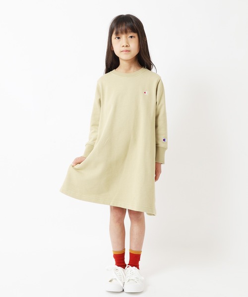Champion(チャンピオン)の「Champion/チャンピオン CREW NECK ONEPIECE(ワンピース・キッズ・ベージュ/ネイビー/グレー/ブルー/チャコール/ブラック・110cm/130cm/140cm/150cm/160cm/100cm/120cm)」の2枚目の写真