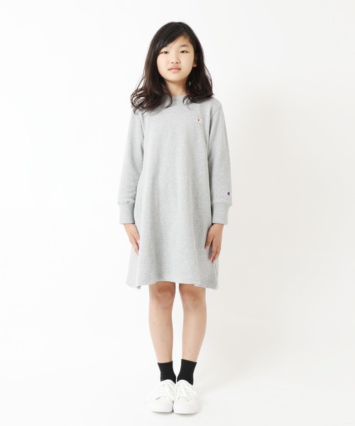 Champion(チャンピオン)の「Champion/チャンピオン CREW NECK ONEPIECE(ワンピース・キッズ・ベージュ/ネイビー/グレー/ブルー/チャコール/ブラック・110cm/130cm/140cm/150cm/160cm/100cm/120cm)」の16枚目の写真