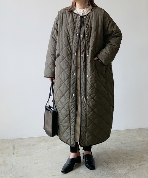 LIAN（リアン）の「リバーシブルキルティングロングコート（ノーカラーコート・レディース・アイボリー/ブラック/モカ/カーキ・FREE）」の6枚目の写真
