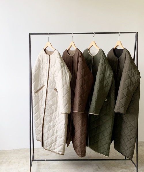 LIAN（リアン）の「リバーシブルキルティングロングコート（ノーカラーコート・レディース・アイボリー/ブラック/モカ/カーキ・FREE）」の14枚目の写真