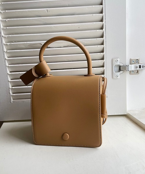 LA VORAGINE(ラ ヴォラジネ)の「ボックスデザイン ショルダーバッグ/ハンドバッグ(ショルダーバッグ・レディース・ブラック/ブラウン/ライトブラウン・FREE)」の7枚目の写真