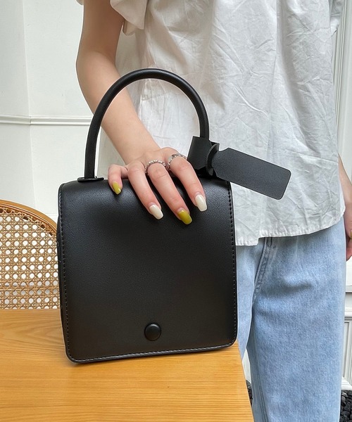 LA VORAGINE(ラ ヴォラジネ)の「ボックスデザイン ショルダーバッグ/ハンドバッグ(ショルダーバッグ・レディース・ブラック/ブラウン/ライトブラウン・FREE)」の4枚目の写真