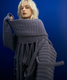 LA BELLE ETUDE | ボリュームフリンジストール付きVネックニット(ニット/セーター)