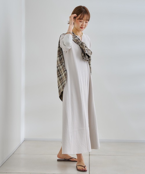 DouDou（ドゥドゥ）の「バックスリット変わり織ワンピース（ワンピース・レディース・ブラック/グレイッシュベージュ・FREE）」の12枚目の写真