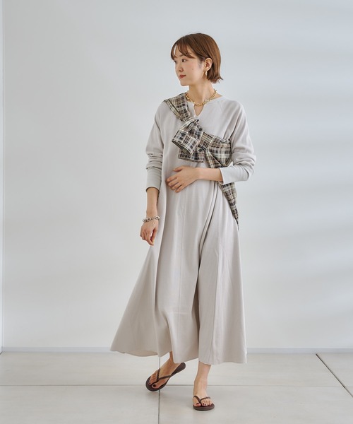 DouDou（ドゥドゥ）の「バックスリット変わり織ワンピース（ワンピース・レディース・ブラック/グレイッシュベージュ・FREE）」の18枚目の写真