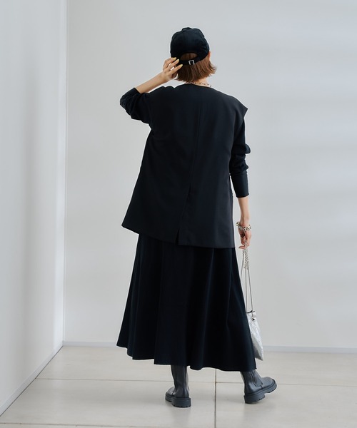 DouDou（ドゥドゥ）の「バックスリット変わり織ワンピース（ワンピース・レディース・ブラック/グレイッシュベージュ・FREE）」の3枚目の写真