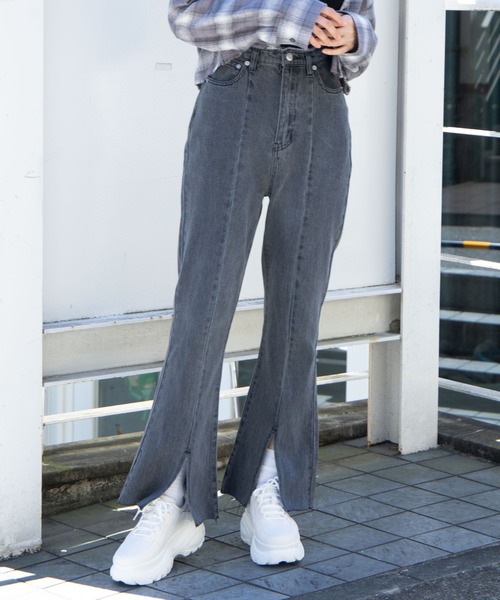 WEGO（ウィゴー）の「WEGO/デニムスリットフレアパンツ（デニムパンツ・レディース・ベージュ/インディゴブルー/ブラック系その他・MEDIUM/SMALL）」の2枚目の写真