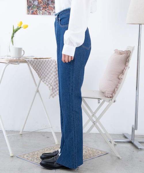 WEGO（ウィゴー）の「WEGO/デニムスリットフレアパンツ（デニムパンツ・レディース・ベージュ/インディゴブルー/ブラック系その他・MEDIUM/SMALL）」の5枚目の写真