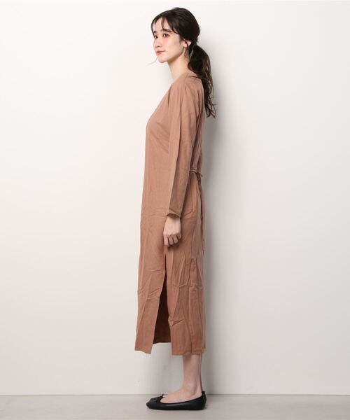 styles（スタイルス）の「OZMA SILK MAL PAIS DRESS（ワンピース・レディース・ベージュ・SMALL）」の2枚目の写真