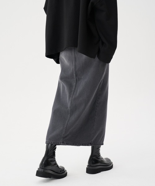 FEKETE（フェケテ）の「FEKETE FRONT SLIT LONG DENIM SKIRT（デニムスカート・レディース・ブラック・SMALL/MEDIUM/LARGE）」の12枚目の写真