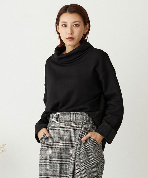 NICOLE white(ニコルホワイト)の「ボリュームネックプルオーバー(Tシャツ/カットソー・レディース・ブラック/チャコールグレー/サックスブルー/モカ・FREE)」の1枚目の写真