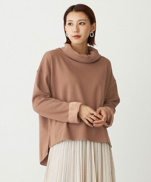 NICOLE white(ニコルホワイト)の「ボリュームネックプルオーバー(Tシャツ/カットソー・レディース・ブラック/チャコールグレー/サックスブルー/モカ・FREE)」の3枚目の写真