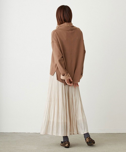 NICOLE white(ニコルホワイト)の「ボリュームネックプルオーバー(Tシャツ/カットソー・レディース・ブラック/チャコールグレー/サックスブルー/モカ・FREE)」の19枚目の写真