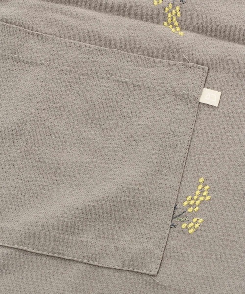 studio CLIP（スタディオクリップ）の「ミモザ刺繍被りエプロン（エプロン・レディース・ネイビー/ナチュラル/ラベンダー/グレー/グリーン・FREE）」の15枚目の写真