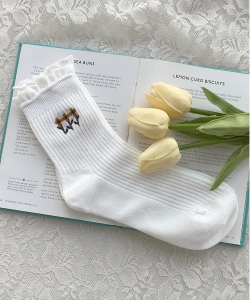 apres jour（アプレジュール）の「【apres jour×ARIAZ】３セットフラワーソックス（ソックス/靴下・レディース・ダークブラウン/アイボリー・FREE）」の4枚目の写真