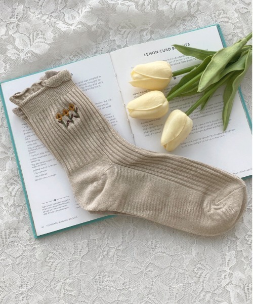 apres jour（アプレジュール）の「【apres jour×ARIAZ】３セットフラワーソックス（ソックス/靴下・レディース・ダークブラウン/アイボリー・FREE）」の6枚目の写真