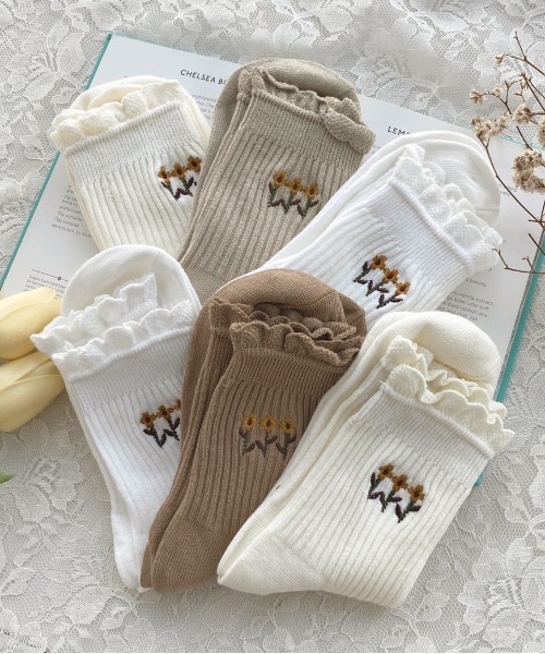 apres jour（アプレジュール）の「【apres jour×ARIAZ】３セットフラワーソックス（ソックス/靴下・レディース・ダークブラウン/アイボリー・FREE）」の8枚目の写真