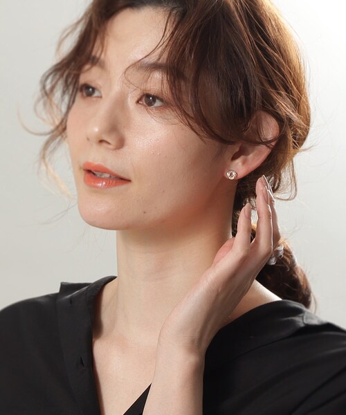 COCOSHNIK(ココシュニック)の「K10トリプルサークル スタッドピアス(ピアス(両耳用)・レディース・ホワイト系その他7・00)」の5枚目の写真
