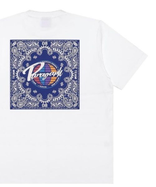 Paragraph（パラグラフ）の「A'GEM/9 × .kom『paragraph/パラグラフ』Bandana design Brand Logo T-shirt/バンダナ柄 スクウェア 半袖Tシャツ（Tシャツ/カットソー・メンズ・ホワイト/チャコールグレー/ライトグレー/ライトブルー/パープル/ネイビー/グリーン・FREE）」の2枚目の写真