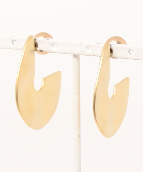 PINKY&DIANNE（ピンキーアンドダイアン）の「ラウンドプレートピアス（ピアス（両耳用）・レディース・ゴールド・ONE SIZE）」の7枚目の写真