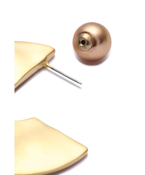 PINKY&DIANNE（ピンキーアンドダイアン）の「ラウンドプレートピアス（ピアス（両耳用）・レディース・ゴールド・ONE SIZE）」の5枚目の写真