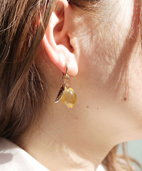 ACCOMMODE（アコモデ）の「クリアフルーツイヤリング（イヤリング・レディース・パープル/レッド/イエロー・FREE）」の6枚目の写真