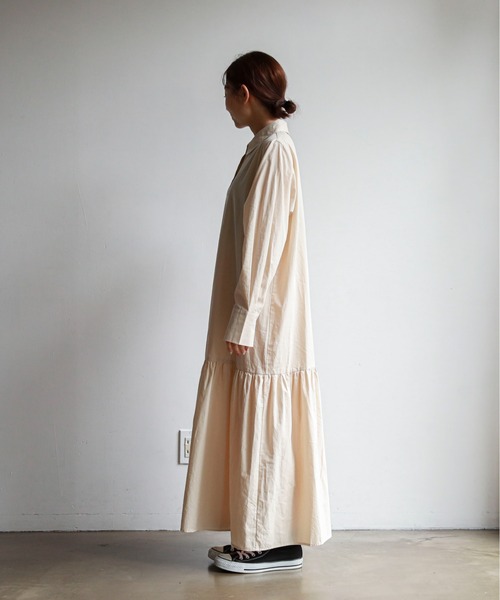 feepur（フェピュール）の「ティアードマキシシャツワンピース（シャツワンピース・レディース・ホワイト/ブラック/ベージュ/サックスブルー・MEDIUM）」の19枚目の写真