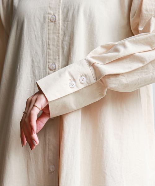 feepur（フェピュール）の「ティアードマキシシャツワンピース（シャツワンピース・レディース・ホワイト/ブラック/ベージュ/サックスブルー・MEDIUM）」の22枚目の写真