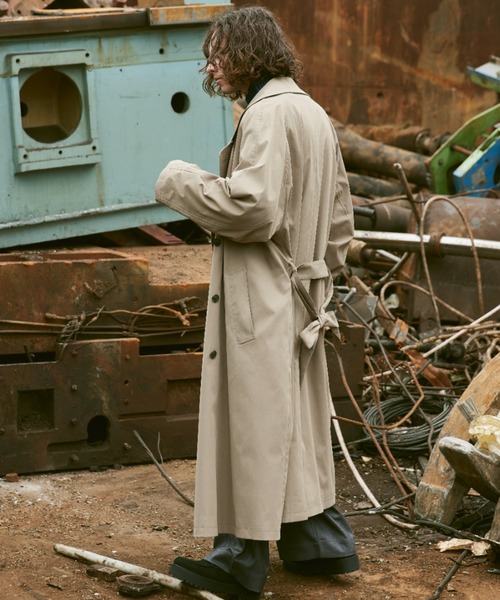 CASPER JOHN(キャスパージョン)の「Over collar trench coat/オーバーカラートレンチコート(トレンチコート・メンズ・モカ/ブラック・SMALL/MEDIUM/LARGE)」の4枚目の写真