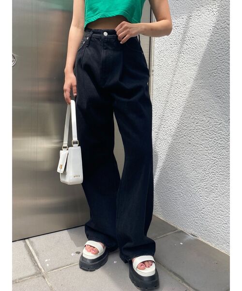 EVRIS（エヴリス）の「タックワイドデニムパンツ（デニムパンツ・レディース・ライトブルー/ブラック/ベージュ・MEDIUM/SMALL）」の15枚目の写真