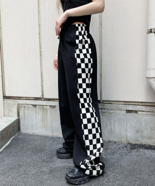 Figments(フィグメンツ)の「チェッカーサイドラインパンツ(その他パンツ・レディース・ブラック・FREE)」の1枚目の写真
