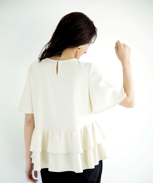 WHITE JOOLA(ホワイトジョーラ)の「【洗濯機で洗える!・WEB限定】フレアー半袖ティアードブラウス&センタープレス入りテーパードパンツ2点セットアップ(スーツセット・レディース・ベージュ/オフホワイト/ブラック・LL/SS/S/M/L)」の14枚目の写真