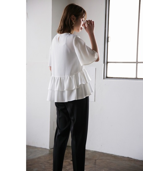 WHITE JOOLA(ホワイトジョーラ)の「【洗濯機で洗える!・WEB限定】フレアー半袖ティアードブラウス&センタープレス入りテーパードパンツ2点セットアップ(スーツセット・レディース・ベージュ/オフホワイト/ブラック・LL/SS/S/M/L)」の21枚目の写真