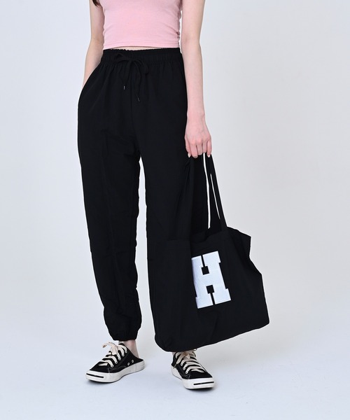 me+em select(ミームセレクト)の「ナイロンジョガーパンツ【トートバッグ付】(その他パンツ・レディース・ブラック/グリーン/カーキ/クリーム/グレー/スカイブルー/パープル・FREE)」の14枚目の写真