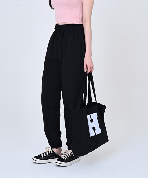 me+em select(ミームセレクト)の「ナイロンジョガーパンツ【トートバッグ付】(その他パンツ・レディース・ブラック/グリーン/カーキ/クリーム/グレー/スカイブルー/パープル・FREE)」の15枚目の写真