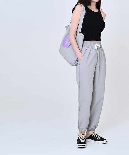 me+em select(ミームセレクト)の「ナイロンジョガーパンツ【トートバッグ付】(その他パンツ・レディース・ブラック/グリーン/カーキ/クリーム/グレー/スカイブルー/パープル・FREE)」の22枚目の写真