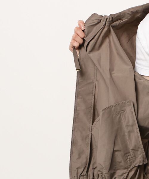 Te chichi（テチチ）の「ドロストギャザージップブルゾン（ブルゾン・レディース・ネイビー/モカ・ﾌﾘ-）」の5枚目の写真