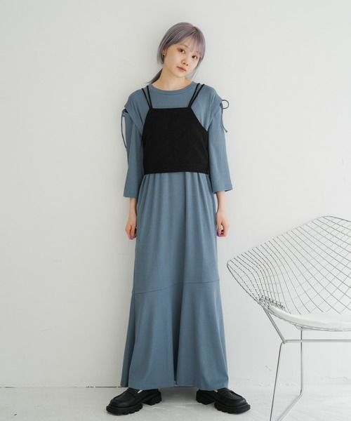 Kastane(カスタネ)の「【サイズ展開あり】袖スリットテレコティアードワンピース(ワンピース・レディース・ブラック/ブルー/オレンジ/グレー系その他・2/1)」の3枚目の写真