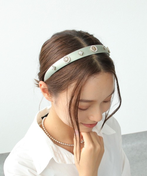 Three Four Time（ｽﾘｰﾌｫｰﾀｲﾑ）の「ビジュサテンカチューシャ（カチューシャ・レディース・ブラック/ベージュ/カーキ・FREE）」の3枚目の写真