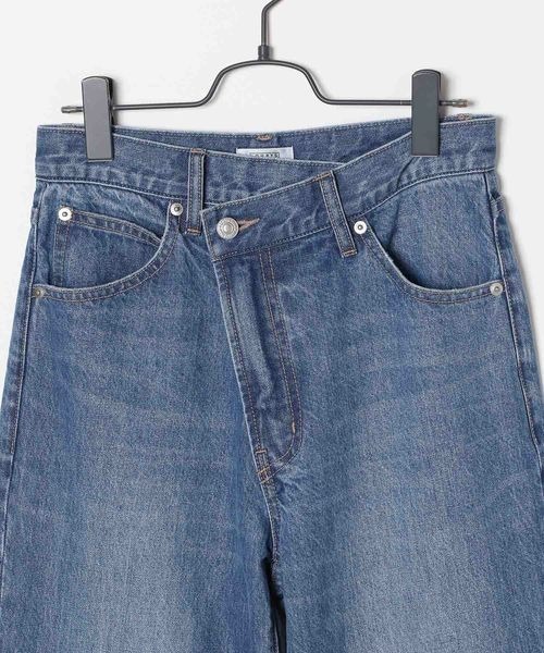 LOWRYS FARM（ローリーズファーム）の「ＣＯＮＥ／アシメデニムパンツ　344646（デニムパンツ・レディース・ブルー/ワンウォッシュ・SMALL/LARGE/MEDIUM）」の7枚目の写真
