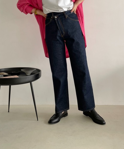 LOWRYS FARM（ローリーズファーム）の「ＣＯＮＥ／アシメデニムパンツ　344646（デニムパンツ・レディース・ブルー/ワンウォッシュ・SMALL/LARGE/MEDIUM）」の15枚目の写真