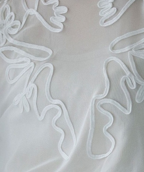 cheriella（シェリエラ）の「【cheriella】WEB限定テープ刺繍メッシュシアーカットソー（Tシャツ/カットソー・レディース・ホワイト/ブラック・M）」の9枚目の写真