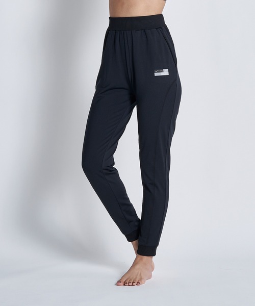 ROXY(ロキシー)の「PLEASANT DAYS PANTS/ロキシーストレッチパンツ(スウェットパンツ・レディース・ホワイト/ブラック/グレー・MEDIUM/LARGE/SMALL)」の1枚目の写真