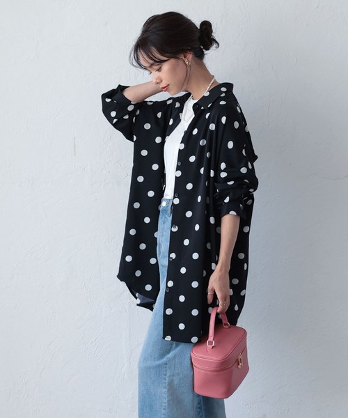 KOBE LETTUCE(コウベレタス)の「バックオープンビッグシャツチュニック(チュニック・レディース・オフホワイト/ブラック系その他/ブラック・FREE)」の3枚目の写真