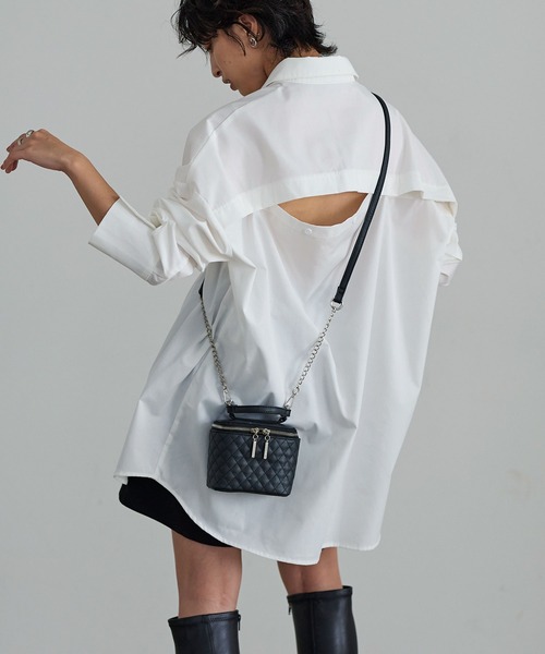 KOBE LETTUCE(コウベレタス)の「バックオープンビッグシャツチュニック(チュニック・レディース・オフホワイト/ブラック系その他/ブラック・FREE)」の2枚目の写真